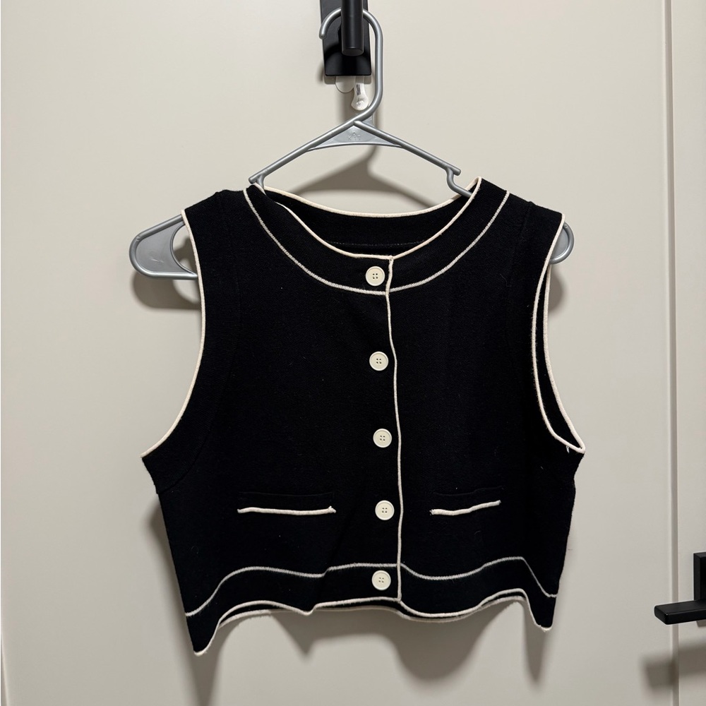 OAK + FORT Black and Cream Sweater